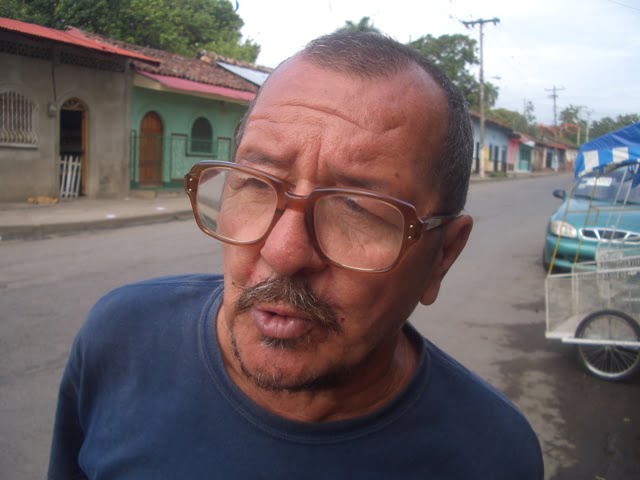 Javier Pasos, demanda que no se siga lanzando basura a los arroyos